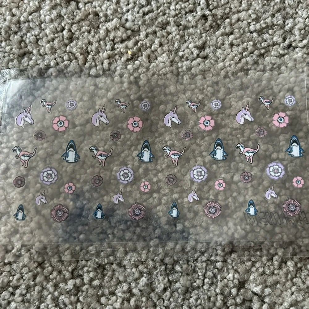 NEW Coach Nail Set - Picture 5 of 7